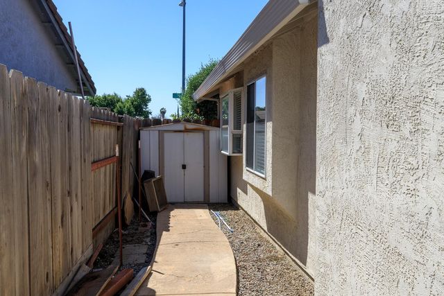 424 Codington Way, Modesto, CA 95357