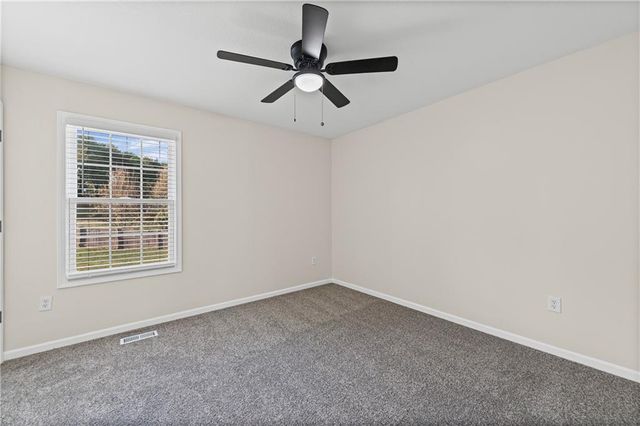 806 168th Street, Basehor, KS 66007