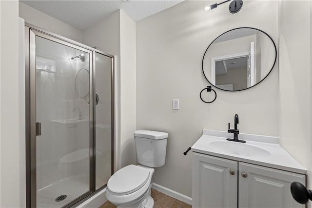 806 168th Street, Basehor, KS 66007