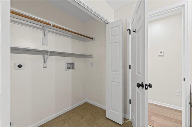 806 168th Street, Basehor, KS 66007