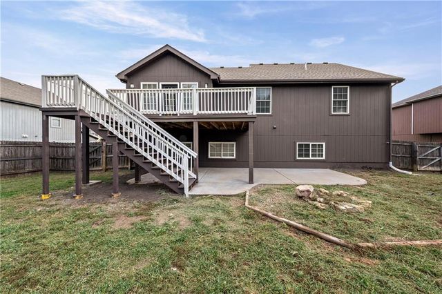 806 168th Street, Basehor, KS 66007