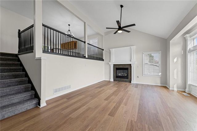 806 168th Street, Basehor, KS 66007