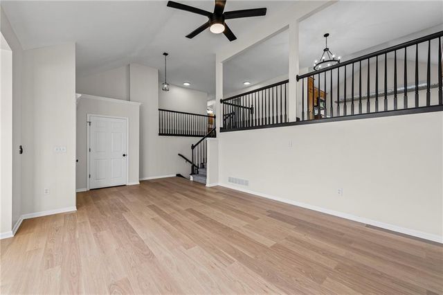 806 168th Street, Basehor, KS 66007