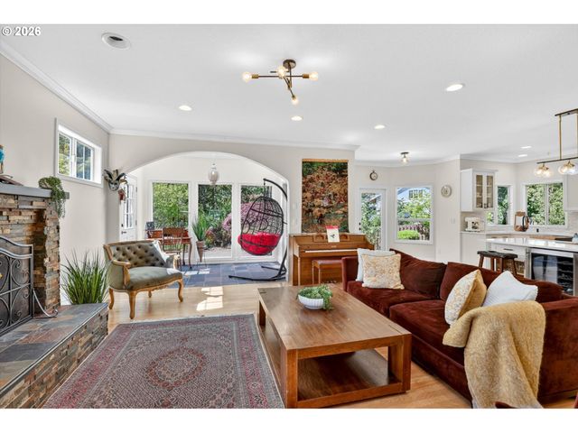 4089 MELISSA Dr, Lake Oswego, OR 97034