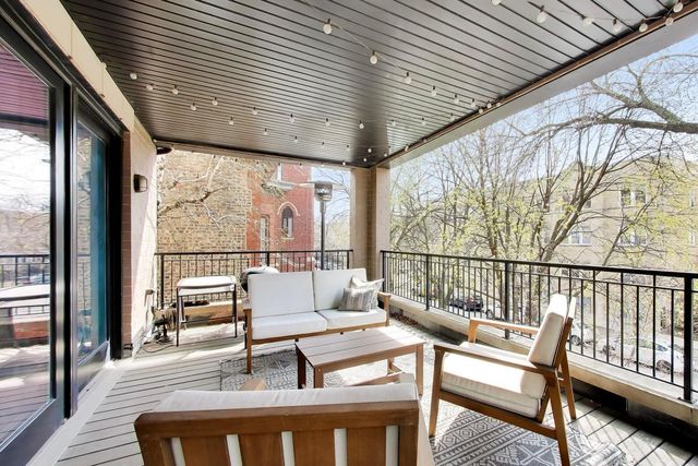 2912 W Shakespeare Avenue 2, Chicago, IL 60647