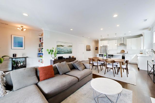 2912 W Shakespeare Avenue 2, Chicago, IL 60647