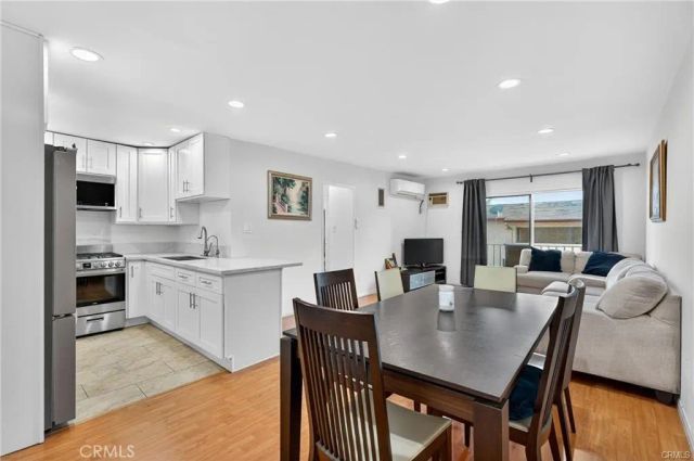 7826 Laurel Canyon Boulevard 17, North Hollywood, CA 91605