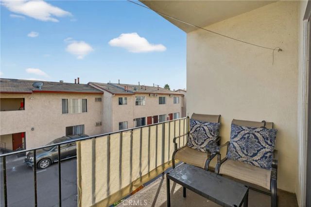 7826 Laurel Canyon Boulevard 17, North Hollywood, CA 91605