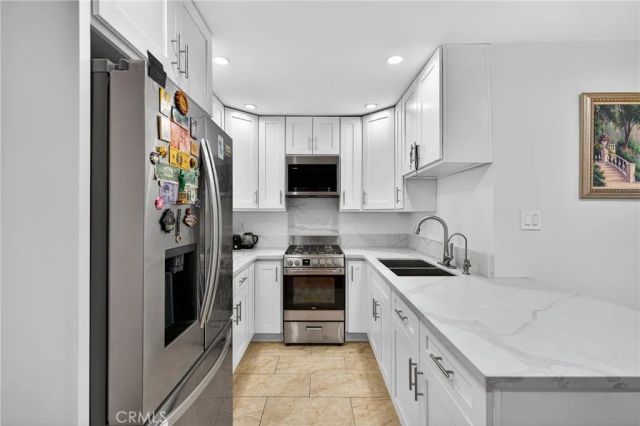 7826 Laurel Canyon Boulevard 17, North Hollywood, CA 91605