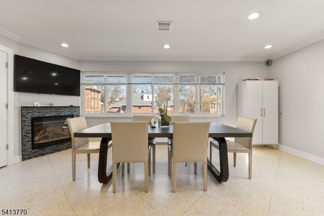 1070 Cumbermeade Rd, Fort Lee Boro, NJ 07024