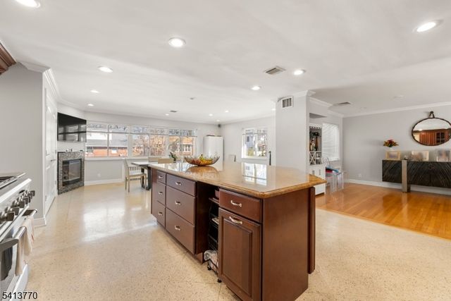 1070 Cumbermeade Rd, Fort Lee Boro, NJ 07024