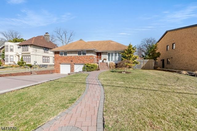 1070 Cumbermeade Rd, Fort Lee Boro, NJ 07024