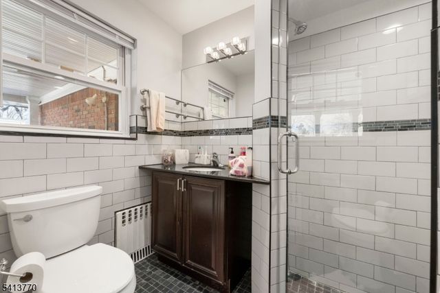 1070 Cumbermeade Rd, Fort Lee Boro, NJ 07024