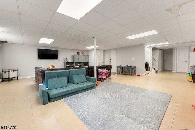 1070 Cumbermeade Rd, Fort Lee Boro, NJ 07024