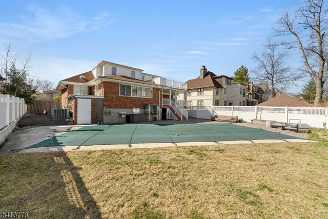1070 Cumbermeade Rd, Fort Lee Boro, NJ 07024