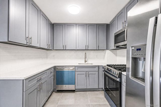 134-54 Maple Avenue 4H, Flushing, NY 11355