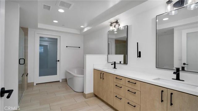 4240 Laurel Canyon Boulevard 306, Studio City, CA 91604