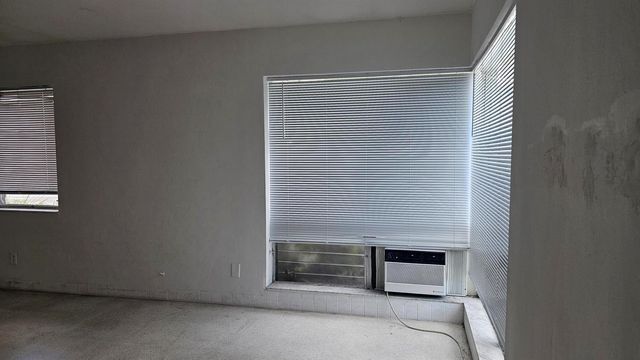 2734 NE 32nd Street 1, Fort Lauderdale, FL 33306