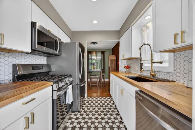 6449 Romack Cir, Sacramento, CA 95822