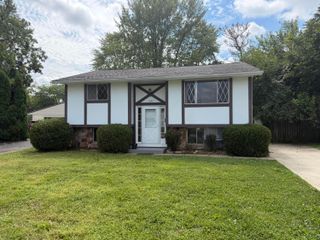 1687 Brookfield Square S, Columbus, OH 43229