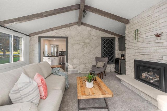 1300 Parkway DRIVE, Brookfield, WI 53005