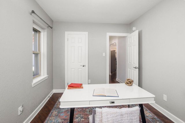 1300 Parkway DRIVE, Brookfield, WI 53005