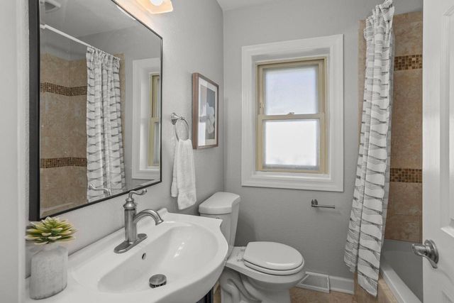 1300 Parkway DRIVE, Brookfield, WI 53005