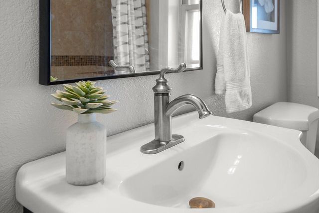 1300 Parkway DRIVE, Brookfield, WI 53005