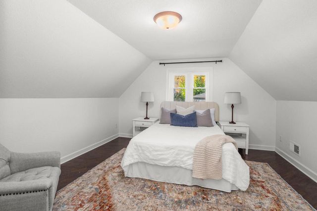 1300 Parkway DRIVE, Brookfield, WI 53005