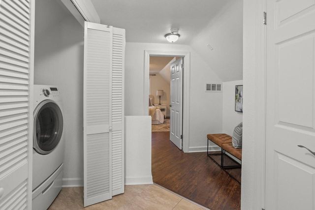 1300 Parkway DRIVE, Brookfield, WI 53005