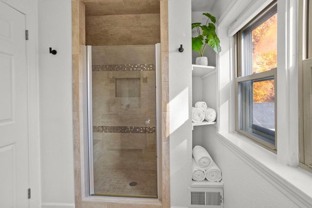 1300 Parkway DRIVE, Brookfield, WI 53005