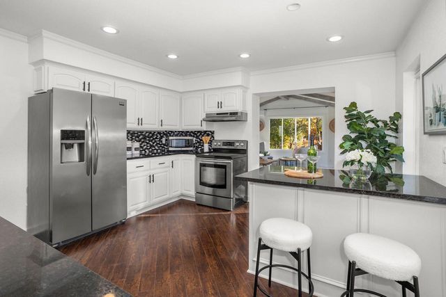 1300 Parkway DRIVE, Brookfield, WI 53005