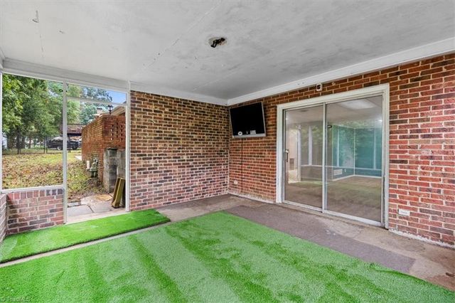 5115 Edinborough Road, Greensboro, NC 27406