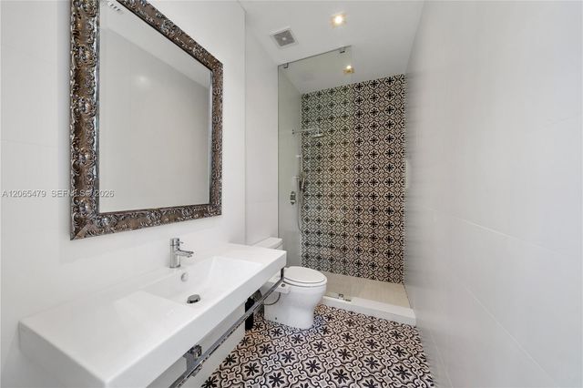 7930 SW 52nd Ct, Miami, FL 33143