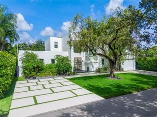 7930 SW 52nd Ct, Miami, FL 33143