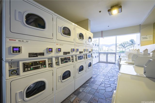 445 Seaside Avenue 1814, Honolulu, HI 96815