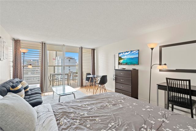 445 Seaside Avenue 1814, Honolulu, HI 96815