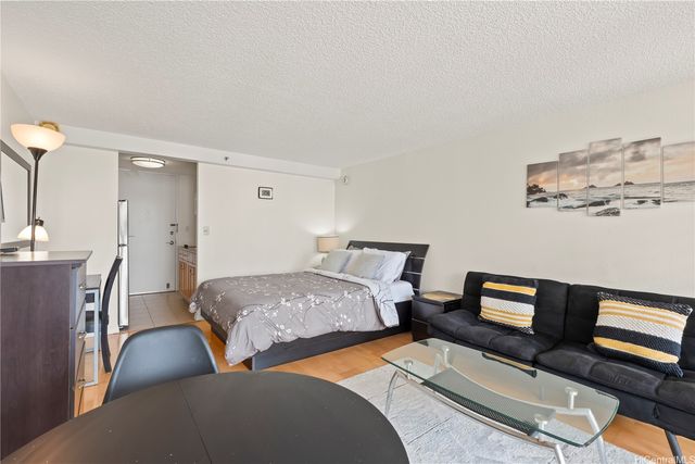 445 Seaside Avenue 1814, Honolulu, HI 96815