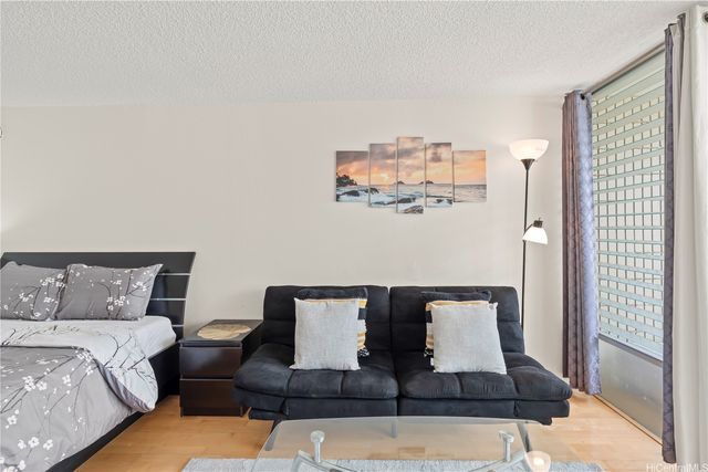 445 Seaside Avenue 1814, Honolulu, HI 96815