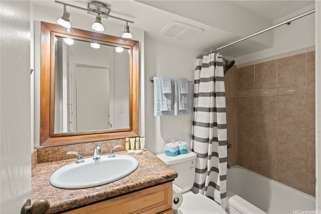 445 Seaside Avenue 1814, Honolulu, HI 96815