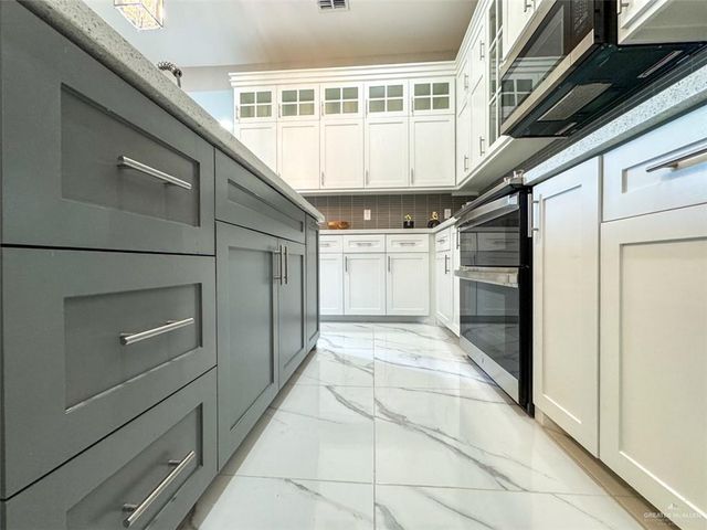 1313 W Dawes W Avenue, Alton, TX 78573