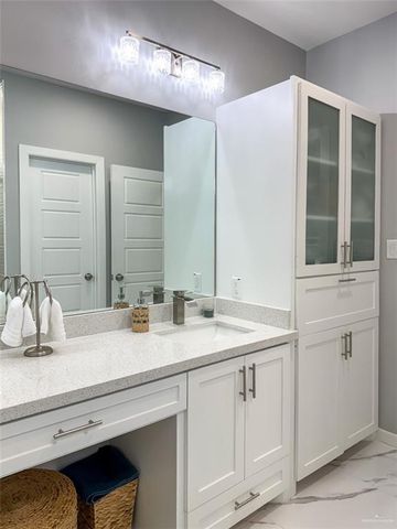 1313 W Dawes W Avenue, Alton, TX 78573