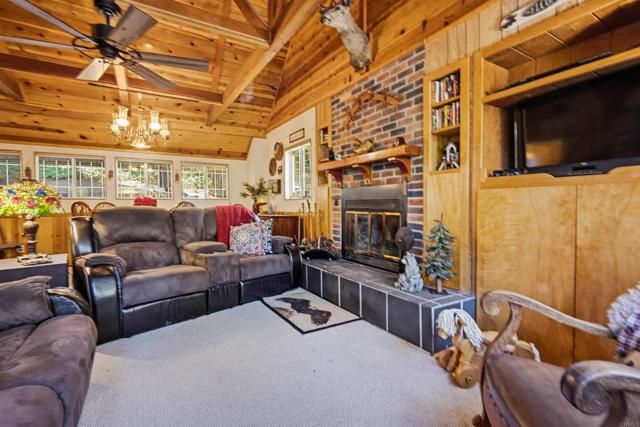 23413 Knapps Cutoff, Crestline, CA 92325