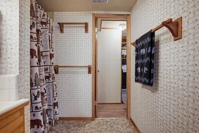 23413 Knapps Cutoff, Crestline, CA 92325