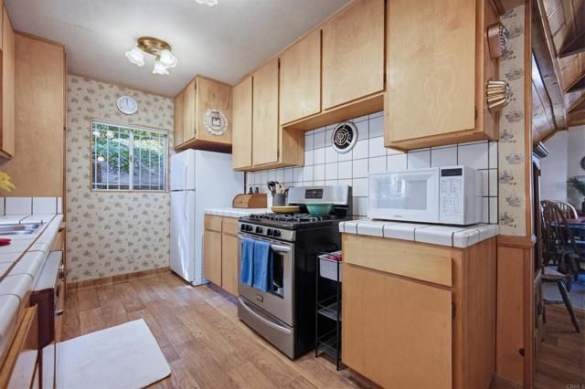 23413 Knapps Cutoff, Crestline, CA 92325