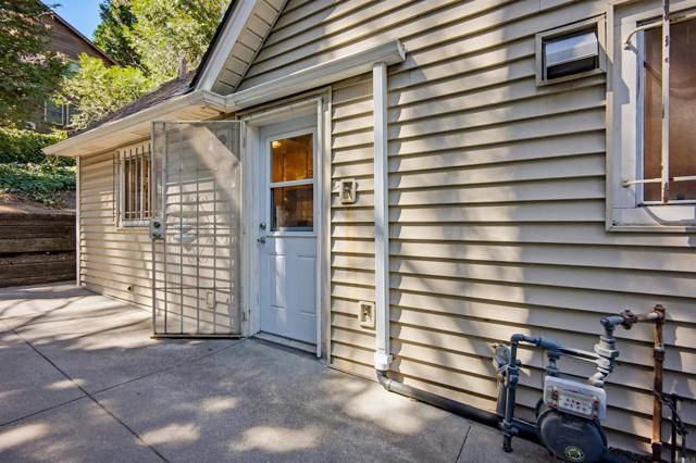 23413 Knapps Cutoff, Crestline, CA 92325