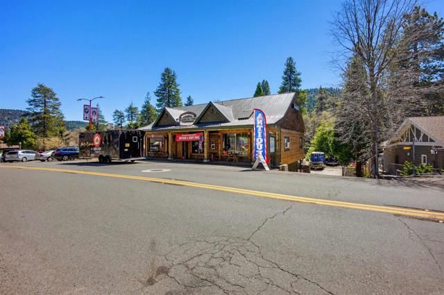 23413 Knapps Cutoff, Crestline, CA 92325