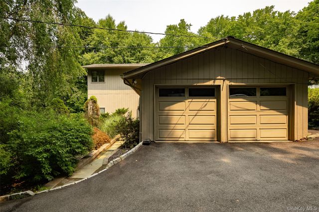185 White Pond Road, Stormville, NY 12582