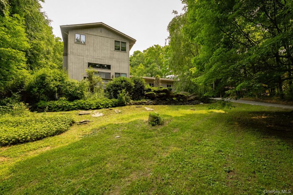 185 White Pond Road, Stormville, NY 12582