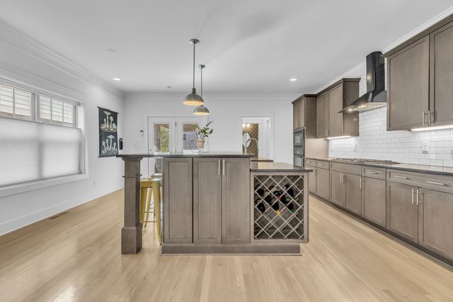 1433 14th Ave, S, Nashville, TN 37212